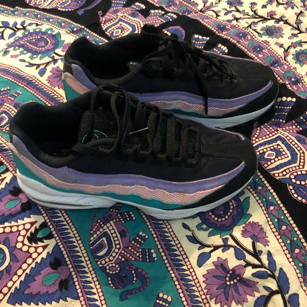 NIKE AIR MAX (BRAND NEW)